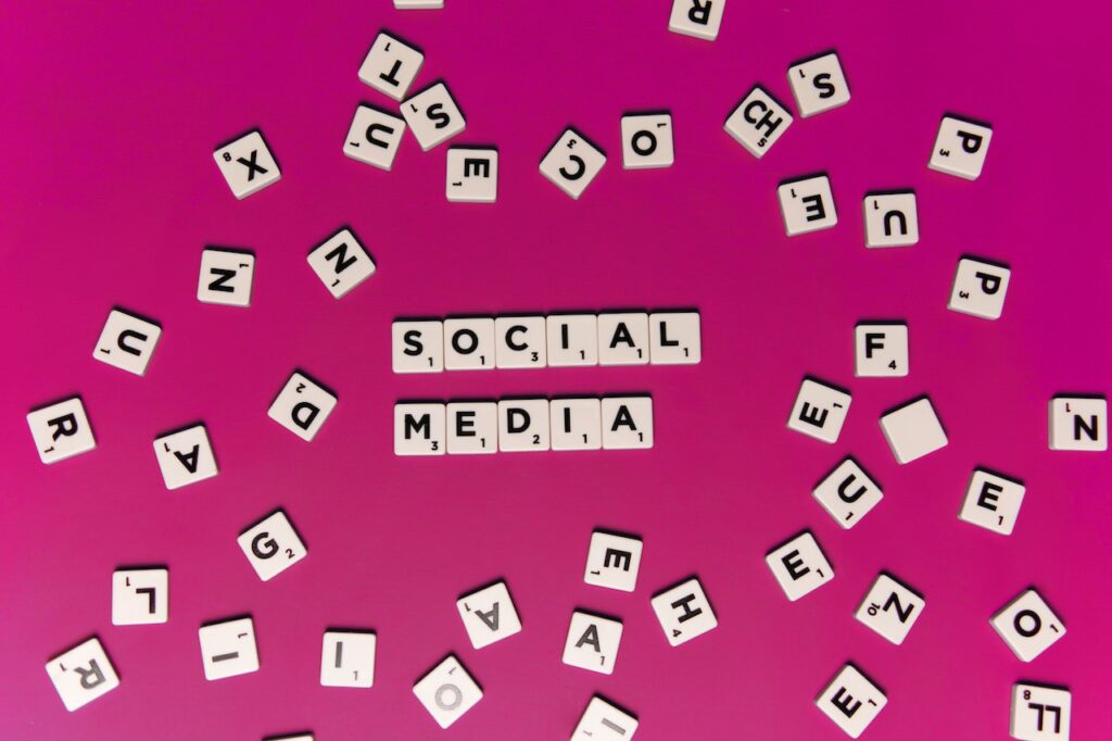 Email Marketing vs Social Media
Social Media